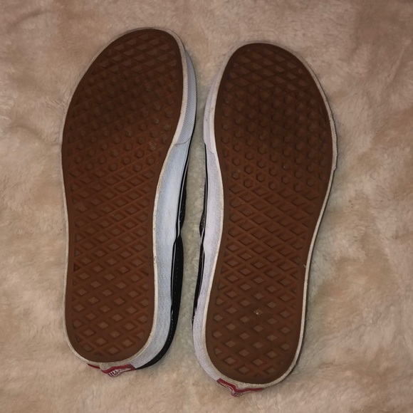 Black Classic Slip-on Vans - Picture 2 of 6